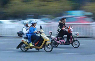 電動車定位管理支持速度監控